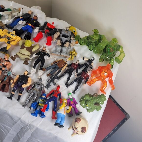 Lot of 34 Misc Action Figures Superhero monsters joker spiderman - Picture 6 of 14